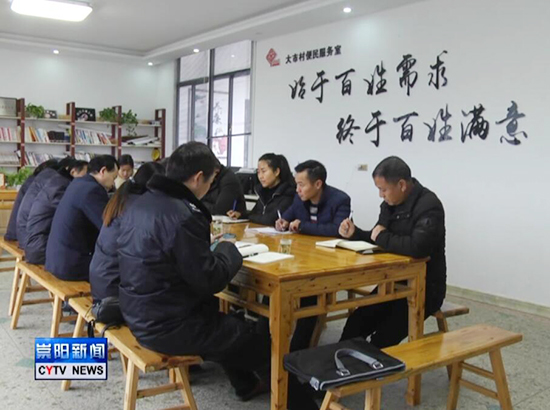 崇阳县政府-县税务局人员走访全国人大代表程桔