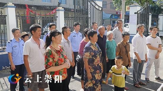 崇阳县政府-崇阳:偷鸡贼被抓 赃款送上门